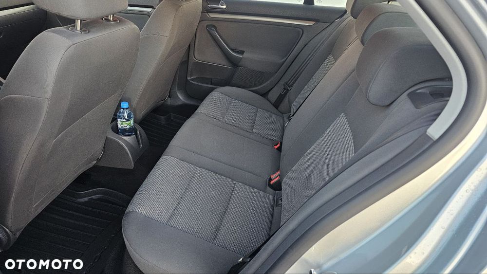 Volkswagen Jetta - 15