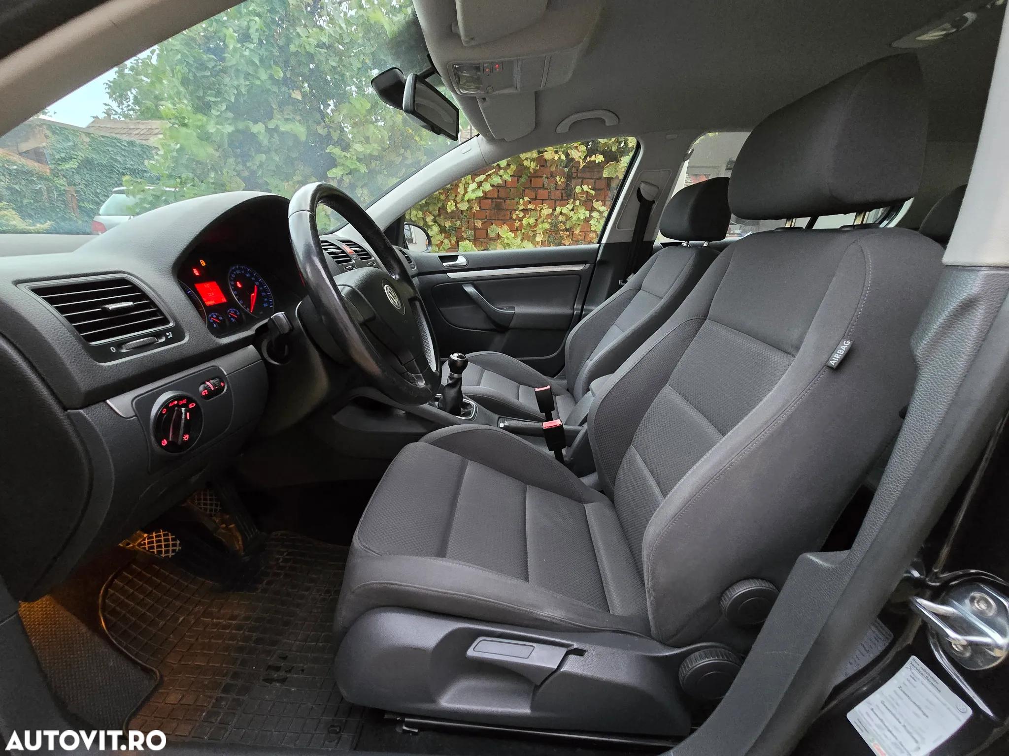Volkswagen Golf 1.6 Comfortline - 6