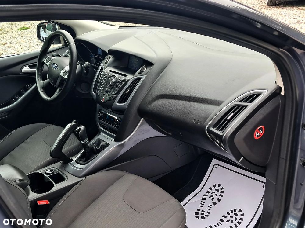 Ford Focus 1.6 Titanium - 19