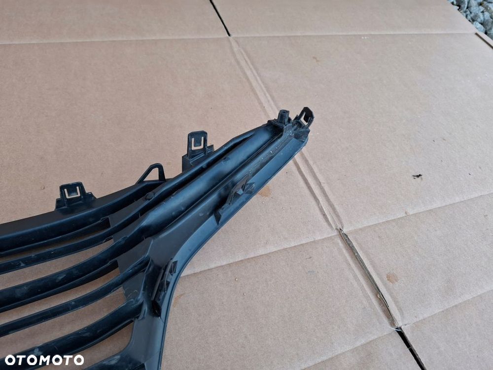 KRATKA ŚRODKOWA ZDERZAKA TOYOTA YARIS IV 4 ORYGINAŁ - 5