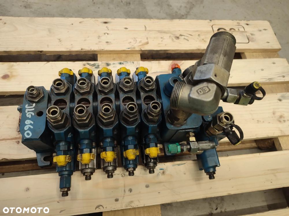 Rozdzielacz hydrauliczny JLG 660 (26015700) - 7