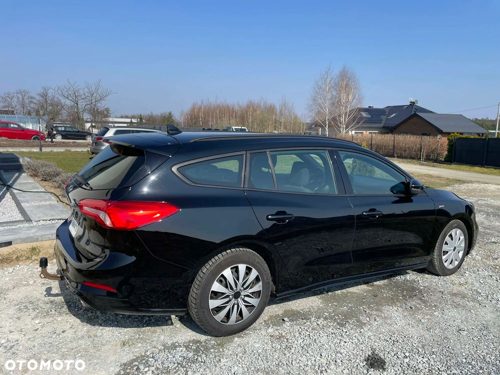 Ford Focus ver-2-0-ecoblue-st--line - 18
