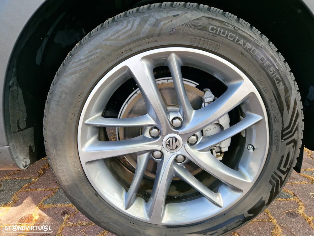 MG EHS Luxury - 12