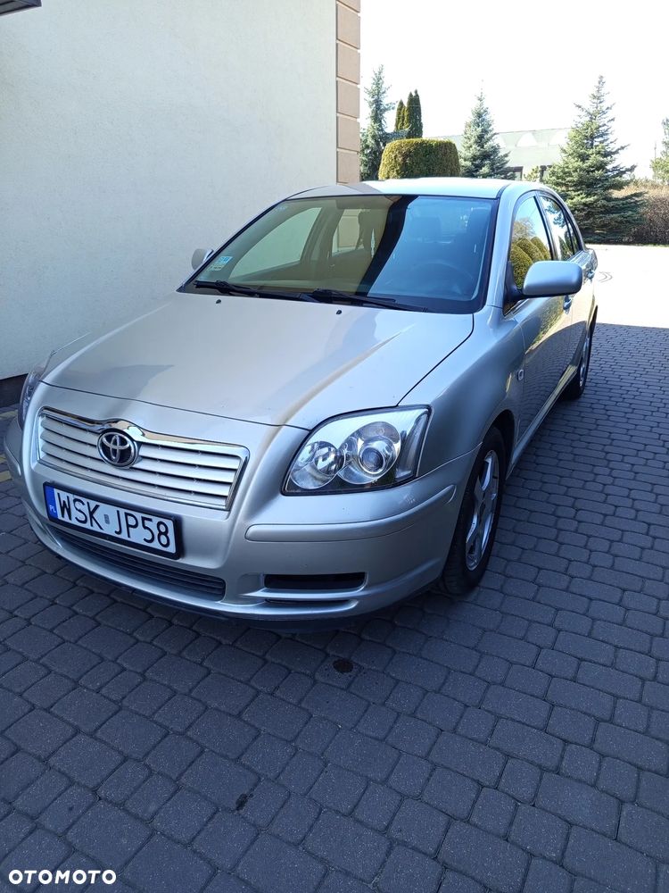 Toyota Avensis 2.0 D-4D Luna - 2