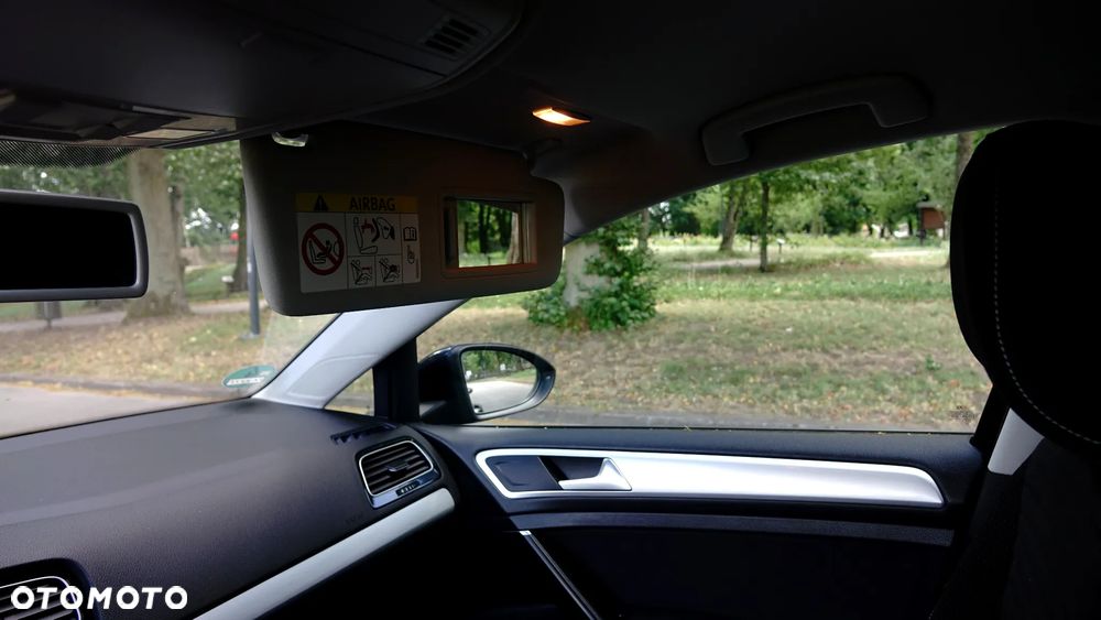 Volkswagen Golf - 5