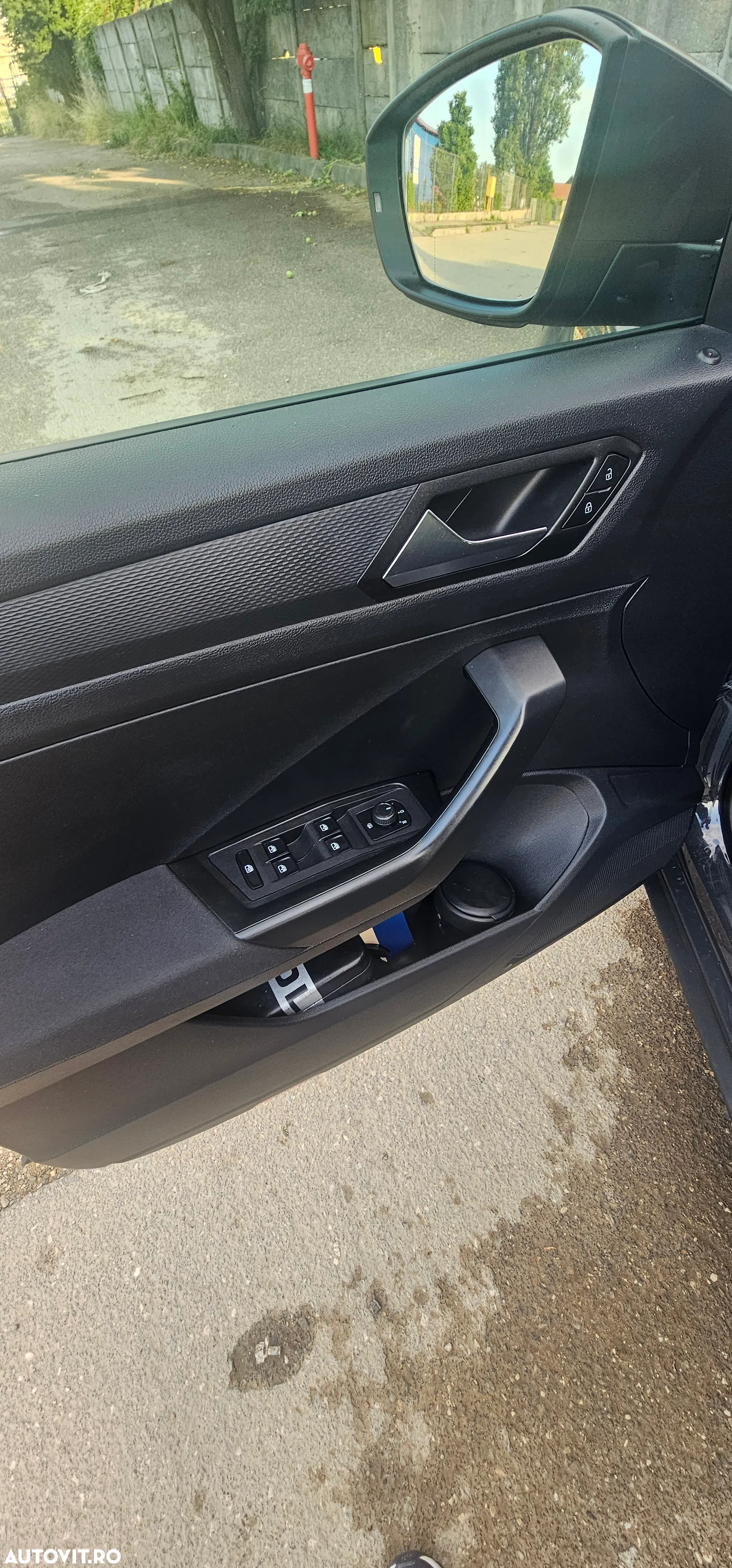 Volkswagen T-ROC 1.6 TDI Design - 16