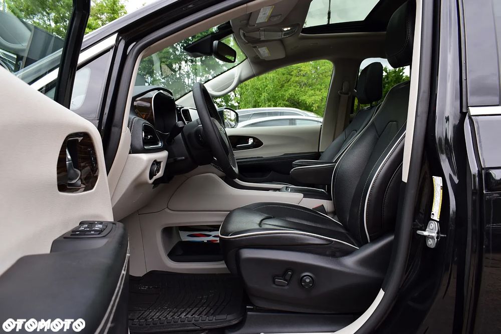Chrysler Pacifica - 6