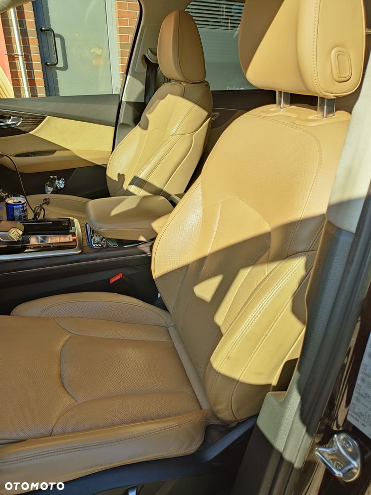 Audi Q7 - 11
