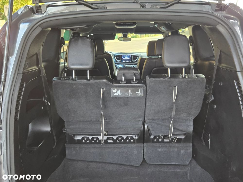 Chrysler Pacifica - 14