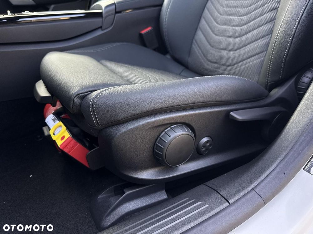 Mercedes-Benz CLA - 12