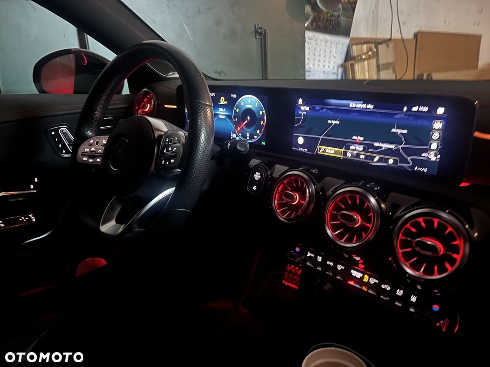 Mercedes-Benz CLA 250 4-Matic AMG Line 7G-DCT - 14