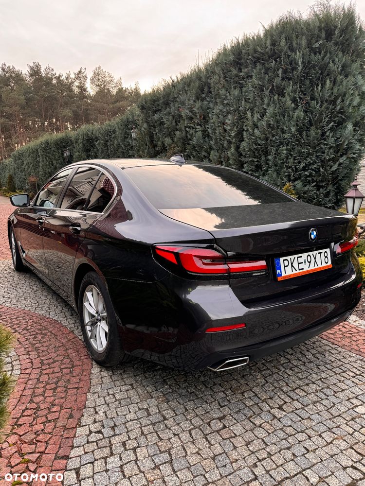 BMW Seria 5 520d xDrive - 6