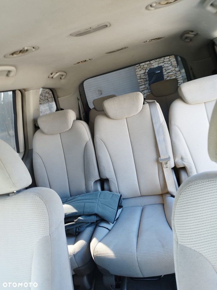 Kia Carnival - 6