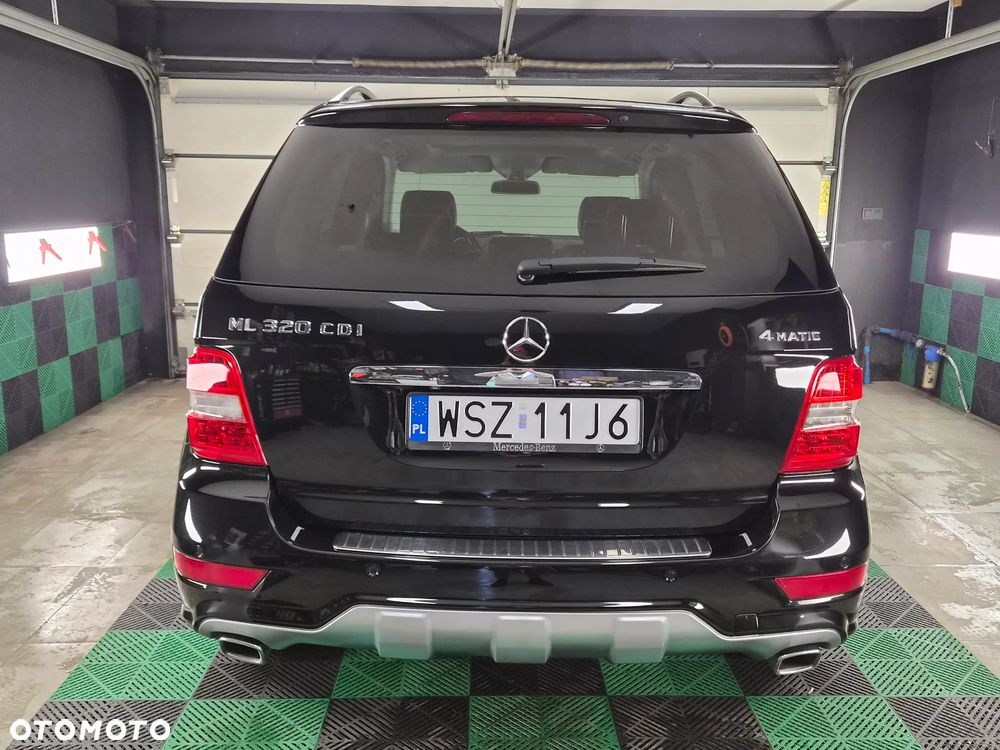 Mercedes-Benz ML - 10