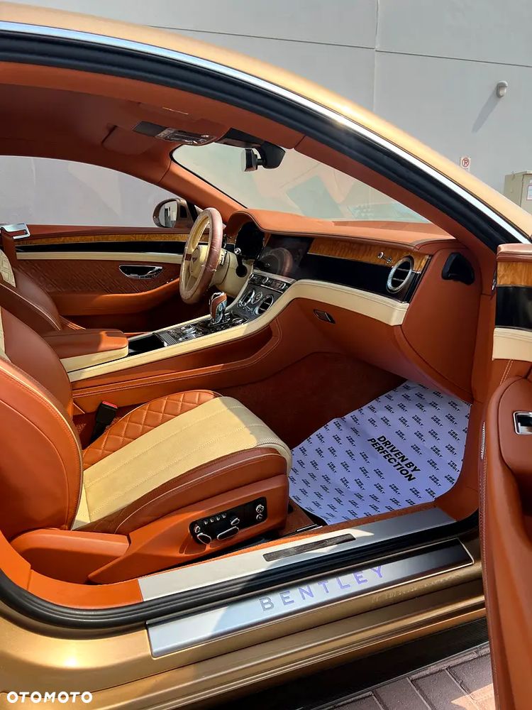 Bentley Continental GT - 15