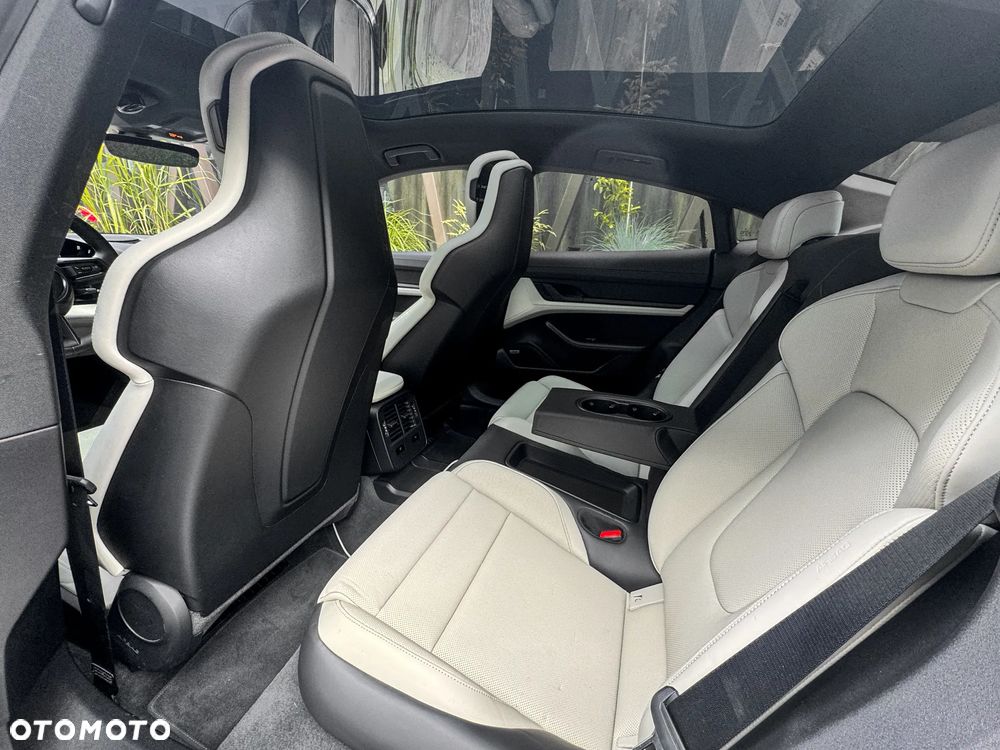 Porsche Taycan 4S Performance Plus - 8