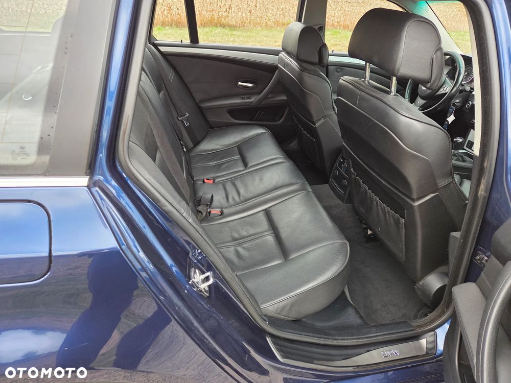 BMW Seria 5 525d - 19