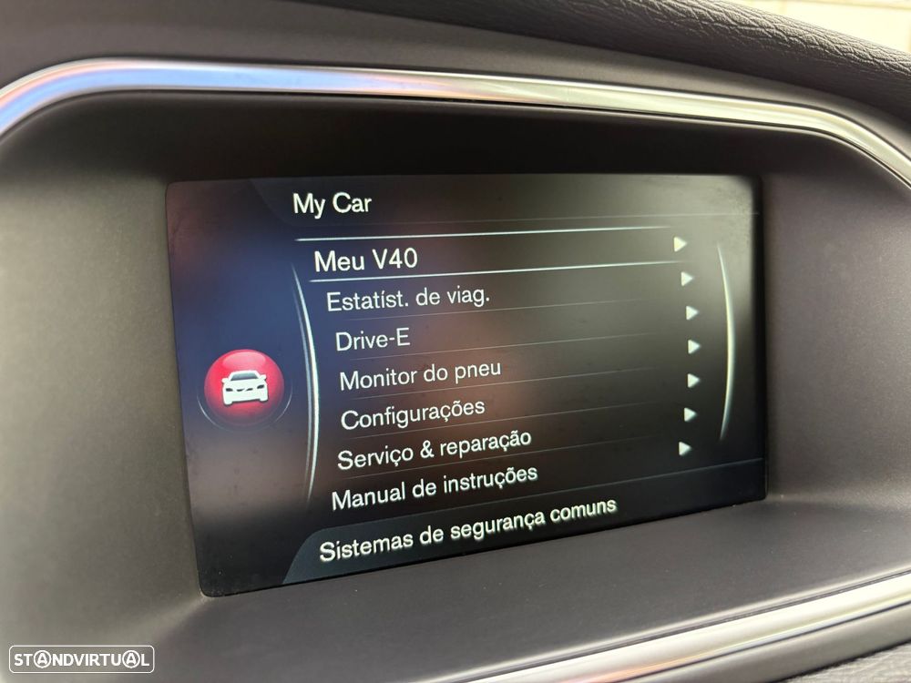 Volvo V40 2.0 D2 Momentum Eco - 25