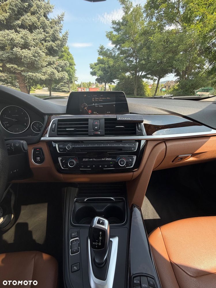 BMW Seria 3 320d xDrive Luxury Line - 13