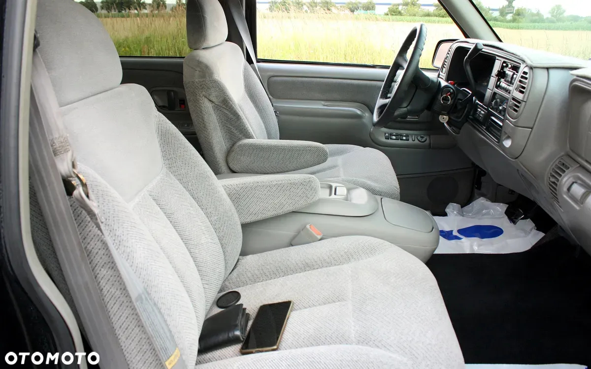 Chevrolet Suburban - 9