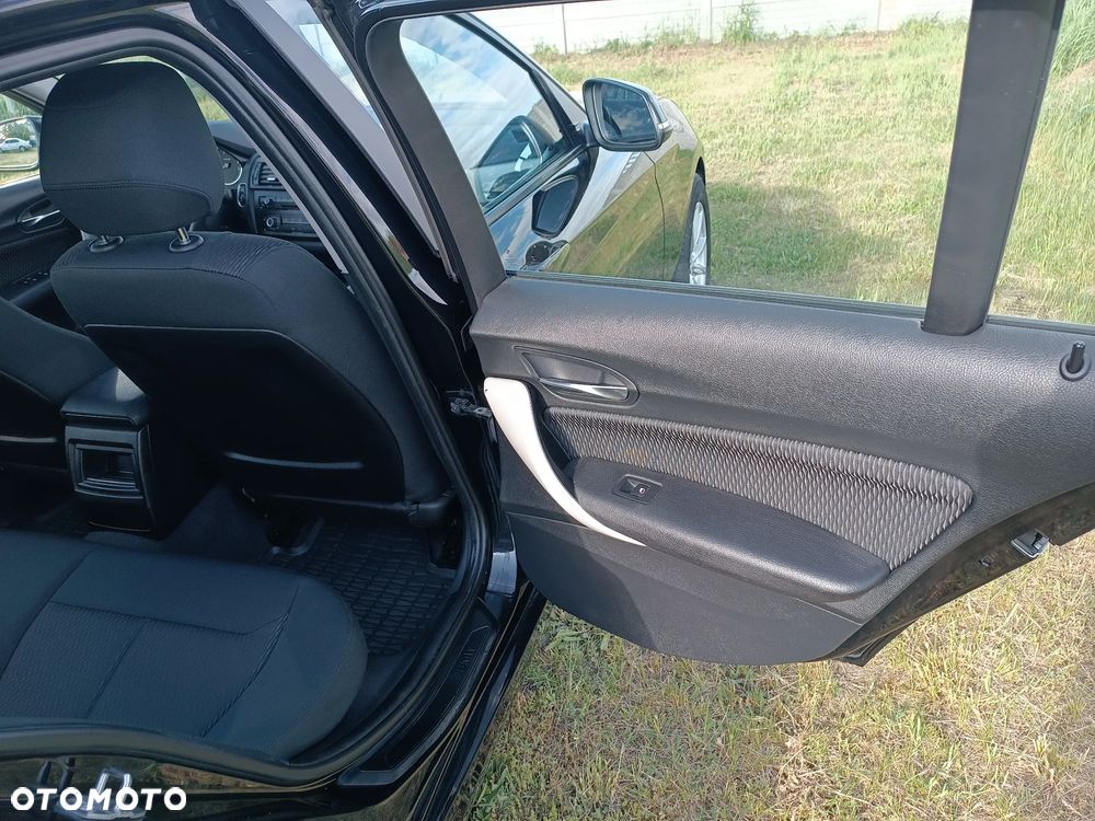 BMW Seria 1 114i - 22