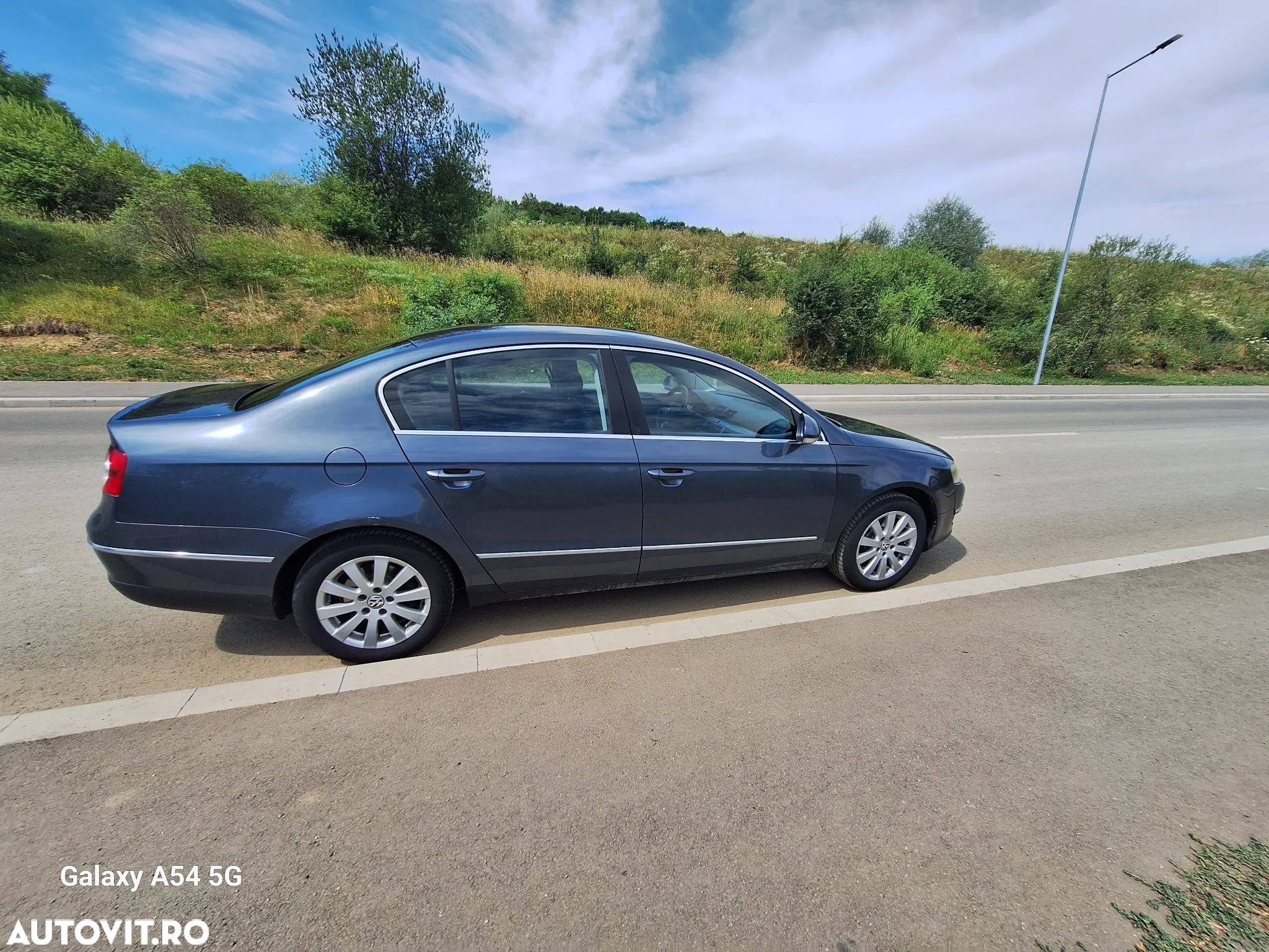 Volkswagen Passat 2.0 TDI DPF BlueMotion Technology Trendline - 3