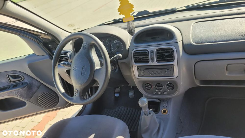 Renault Clio - 12