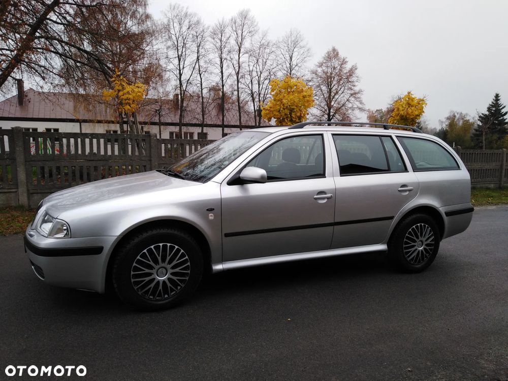 Skoda Octavia 2.0 Combi Ambiente 4x4 - 6