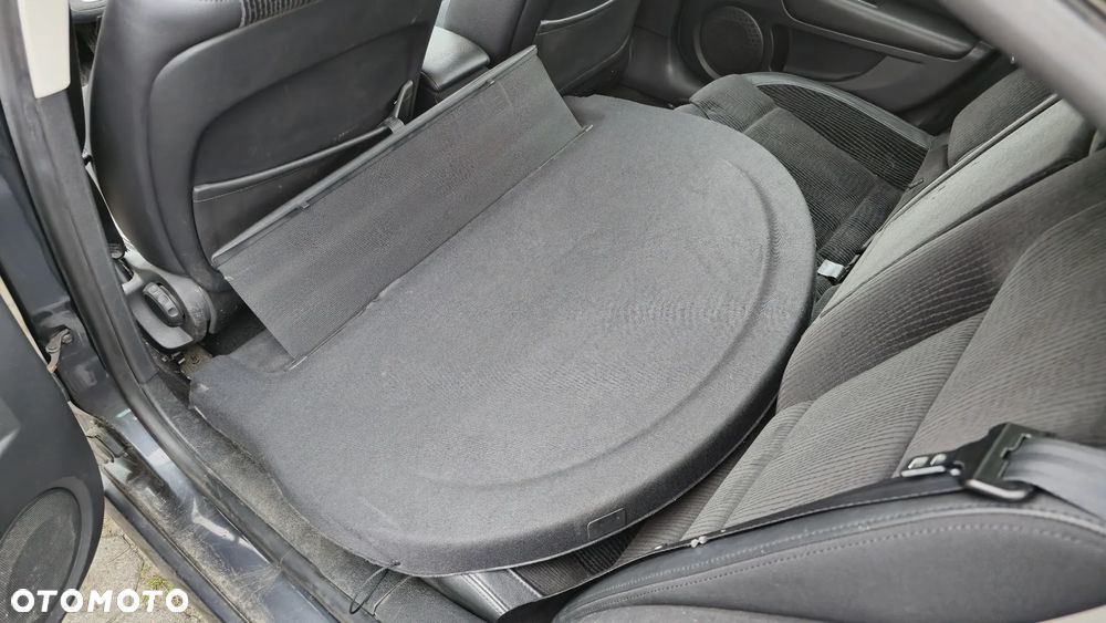Renault Laguna dCi 150 FAP Dynamique - 11