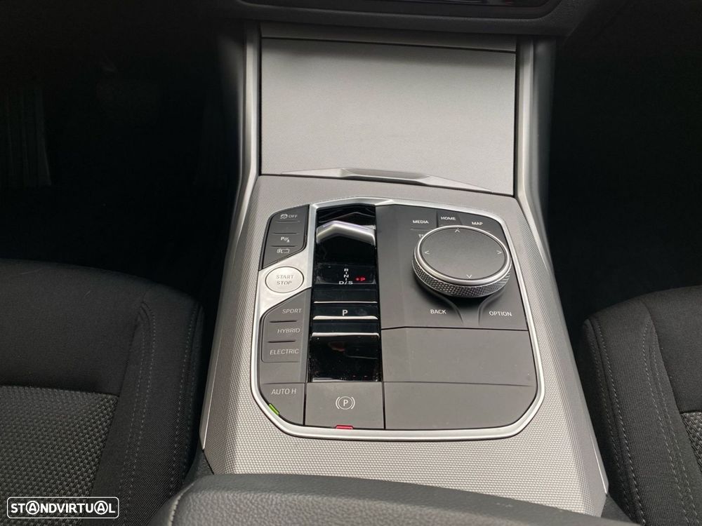 BMW 320 e Auto - 12
