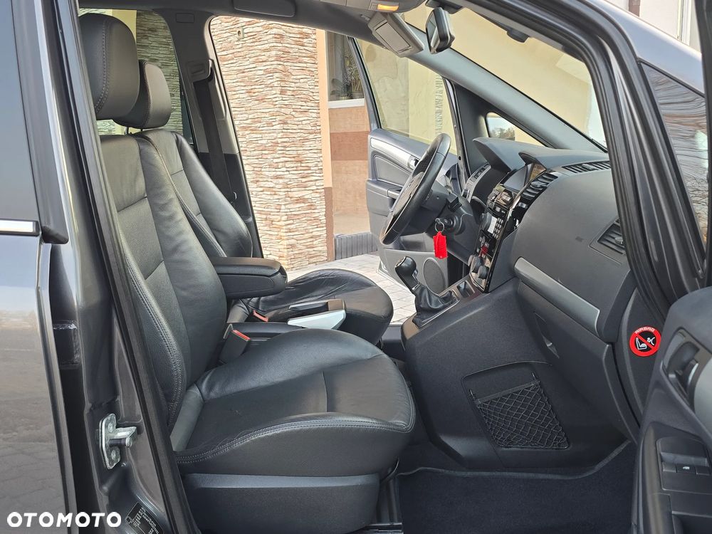 Opel Zafira 1.8 Cosmo - 33