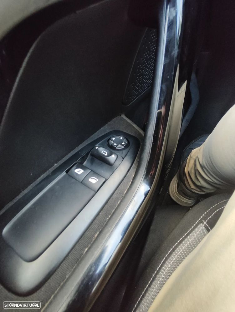 Peugeot 208 1.4 HDi Active - 16