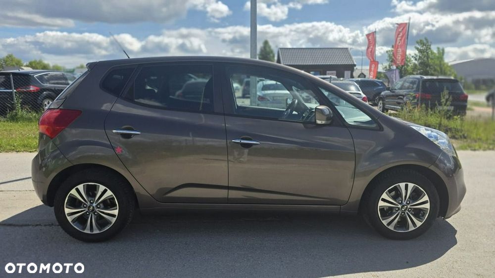 Kia Venga - 7