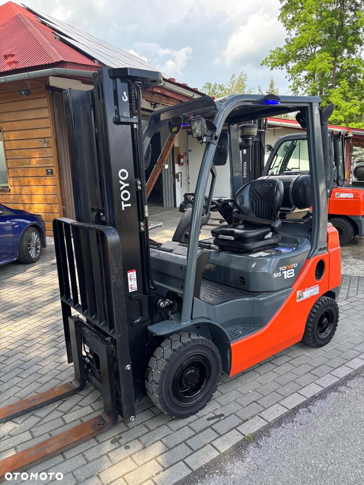 Toyota wózek widłowy 8FGF18 GWARANCJA LPG benzyna triplex możliwa OBROTNICA 44800 NETTO - 3