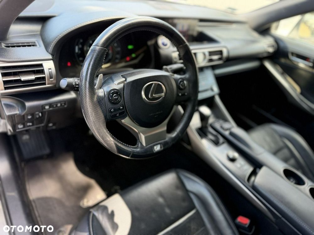 Lexus IS - 11