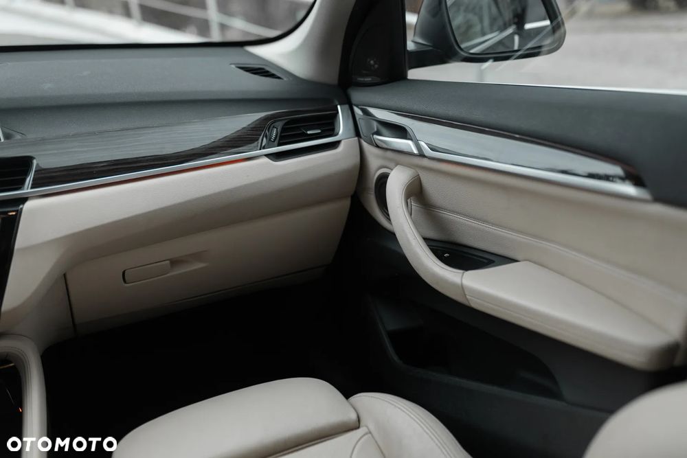 BMW X1 sDrive20i GPF xLine - 16