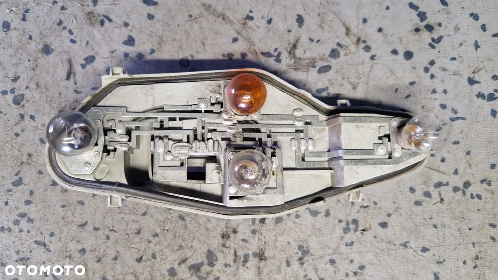 BERLINGO III PARTNER III WKŁAD LAMPY TYŁ PRAWY - 1