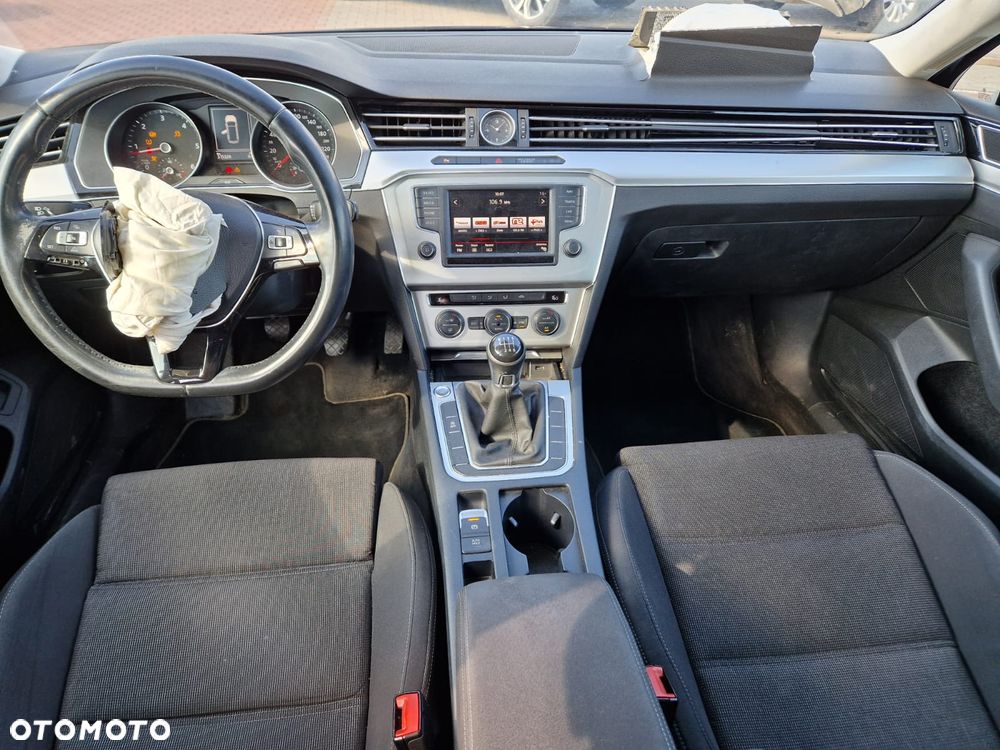 Volkswagen Passat 1.6 TDI (BlueMotion Technology) Comfortline - 11