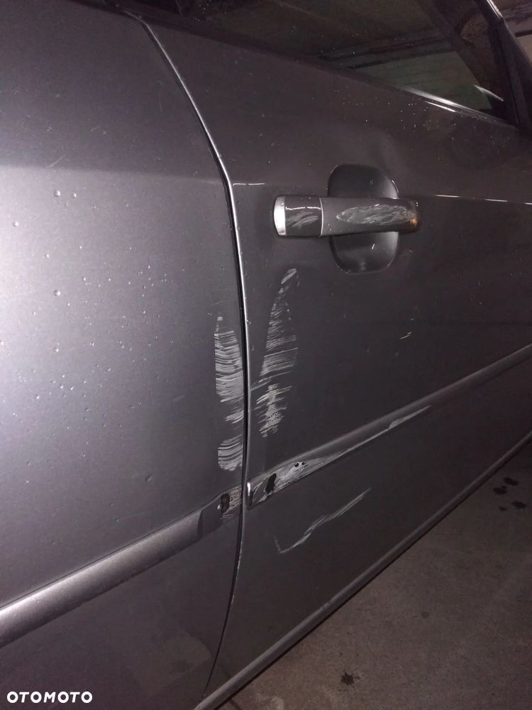 Ford Mondeo 2.0 Ghia - 12