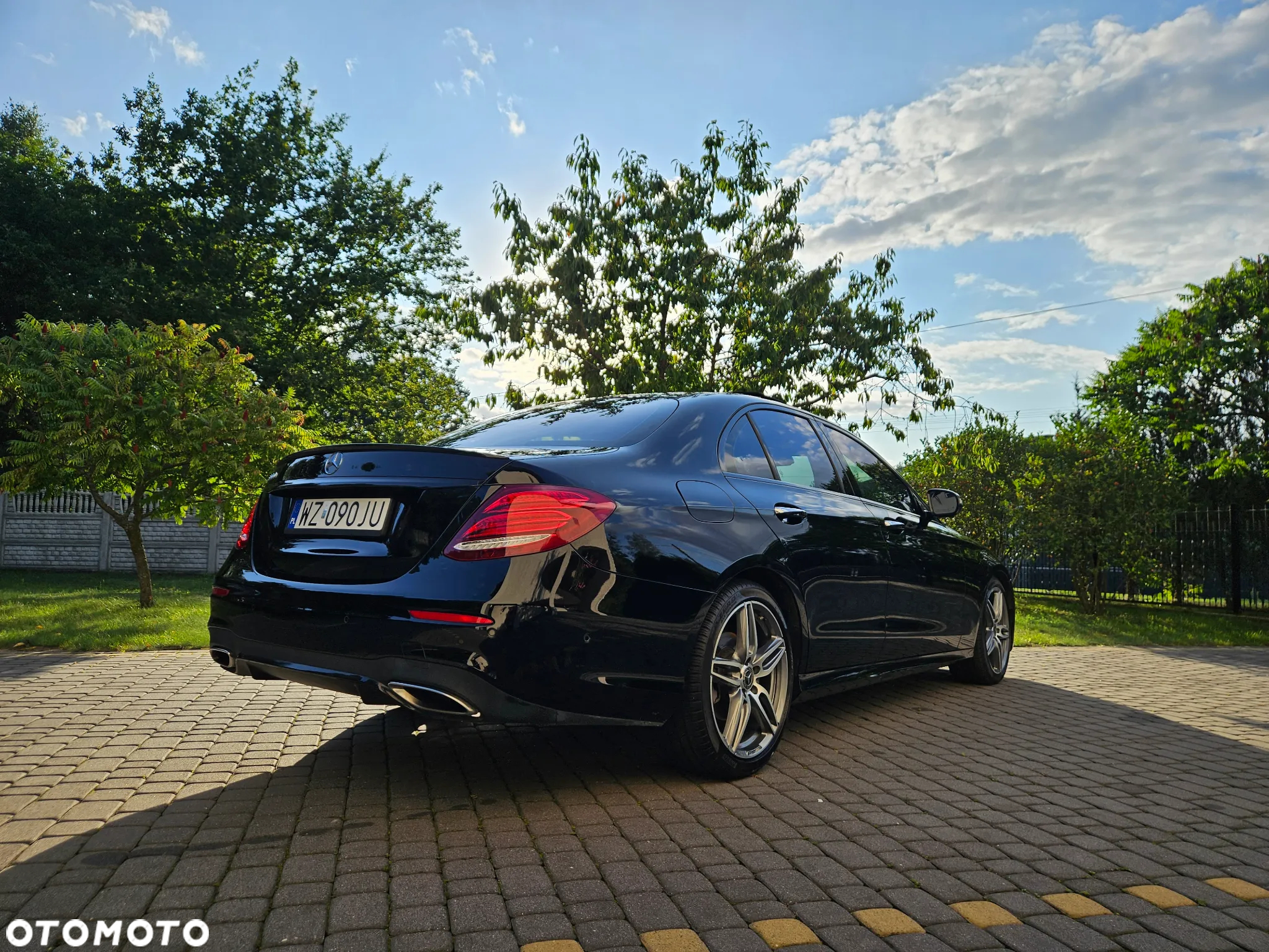 Mercedes-Benz Klasa E 300 9G-TRONIC AMG Line - 8