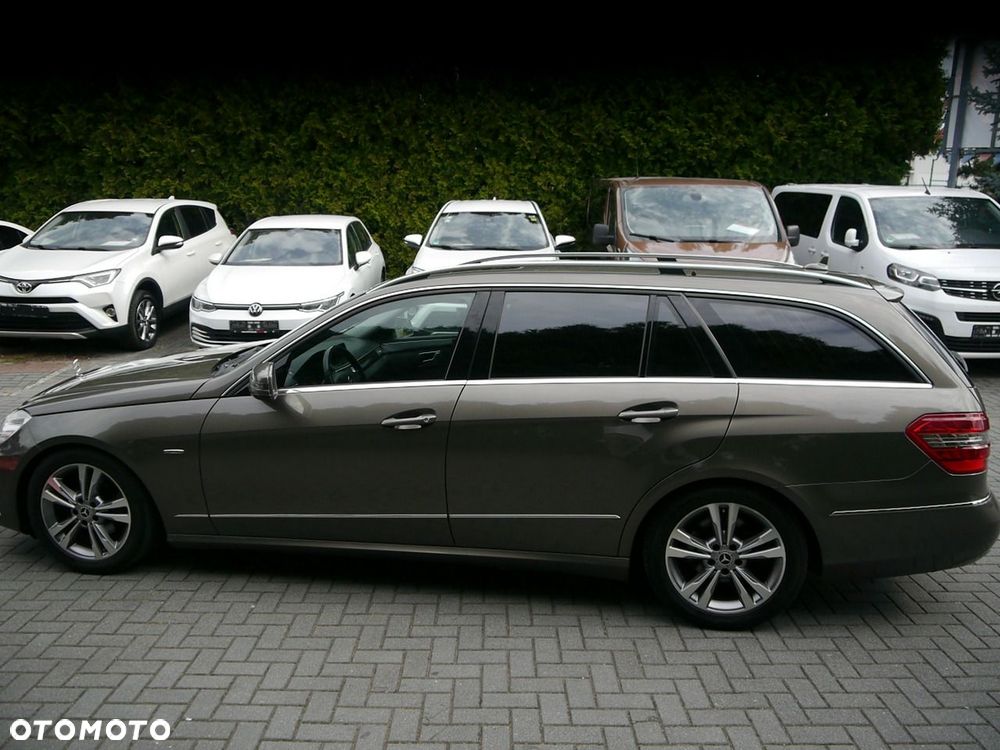 Mercedes-Benz Klasa E 200 CGI BlueEFFICIENCY 7G-TRONIC Avantgarde - 10