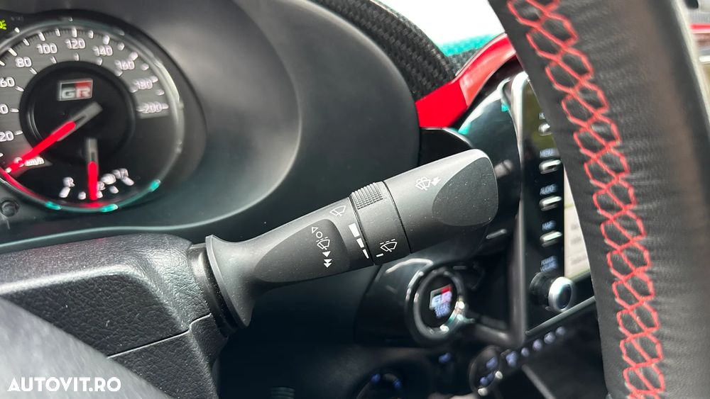 Toyota Hilux 2.8D 204CP 4x4 Double Cab AT GR Sport II - 26