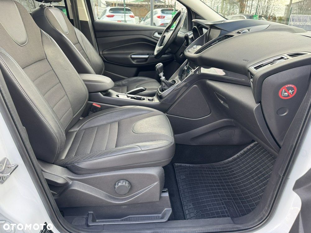 Ford Kuga 2.0 TDCi 2x4 Titanium - 34