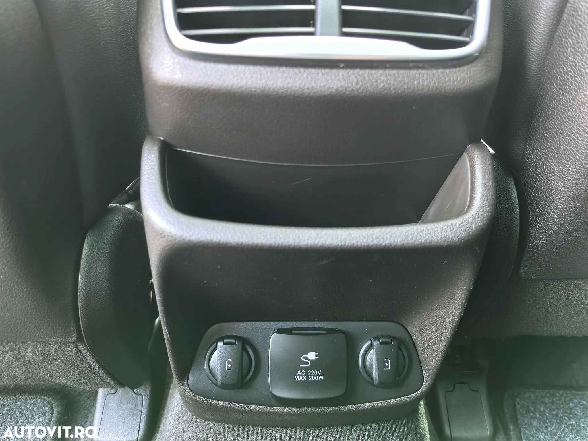Hyundai Santa Fe 2.2 CRDi 4WD Automatik SEVEN Premium - 25