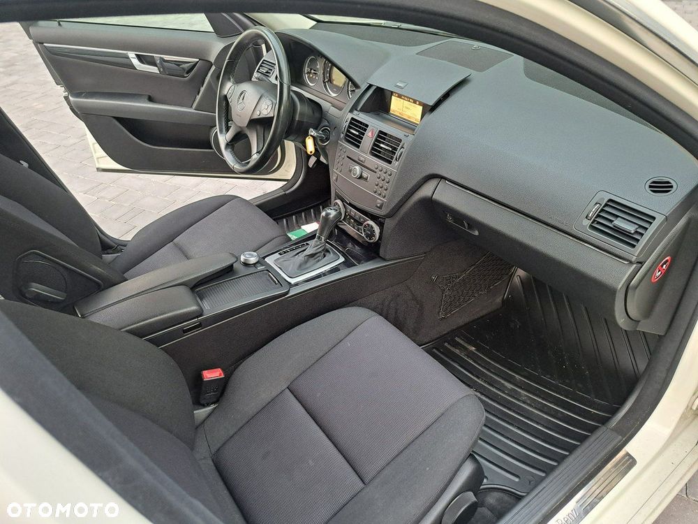 Mercedes-Benz Klasa C 180 BlueEFFICIENCY 7G-TRONIC - 17