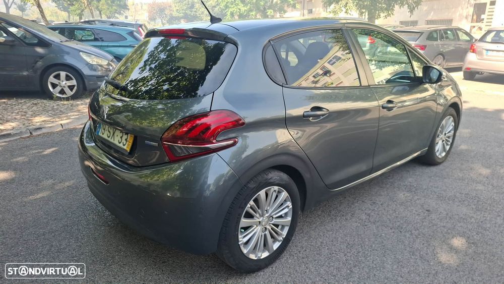 Peugeot 208 1.2 PureTech Style - 8