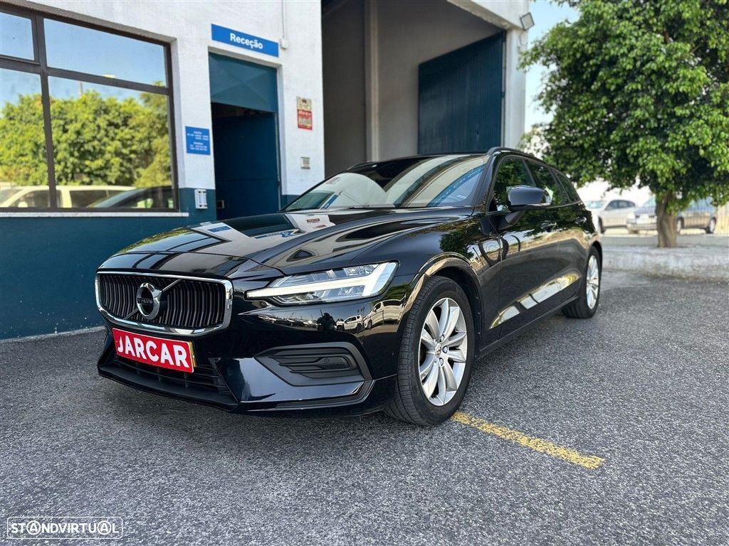 Volvo V60 2.0 D3 Momentum Geartronic - 1