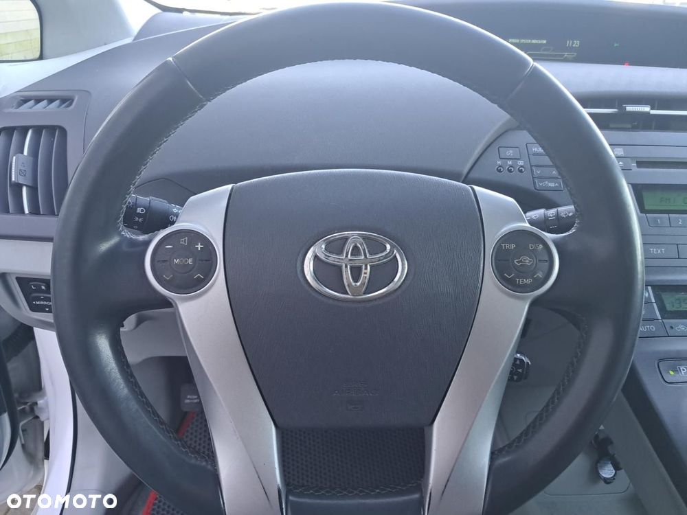 Toyota Prius 1.8 HSD Sol - 8