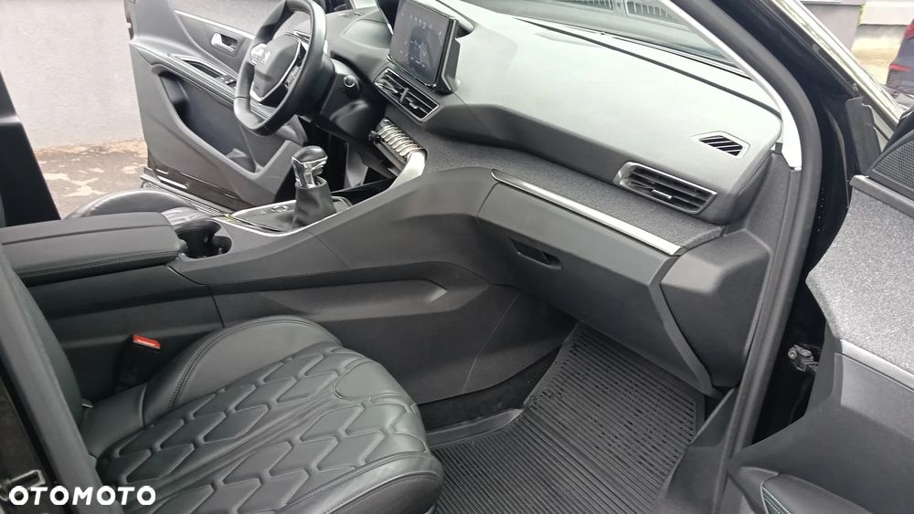 Peugeot 5008 1.2 PureTech Allure Pack S&S - 23