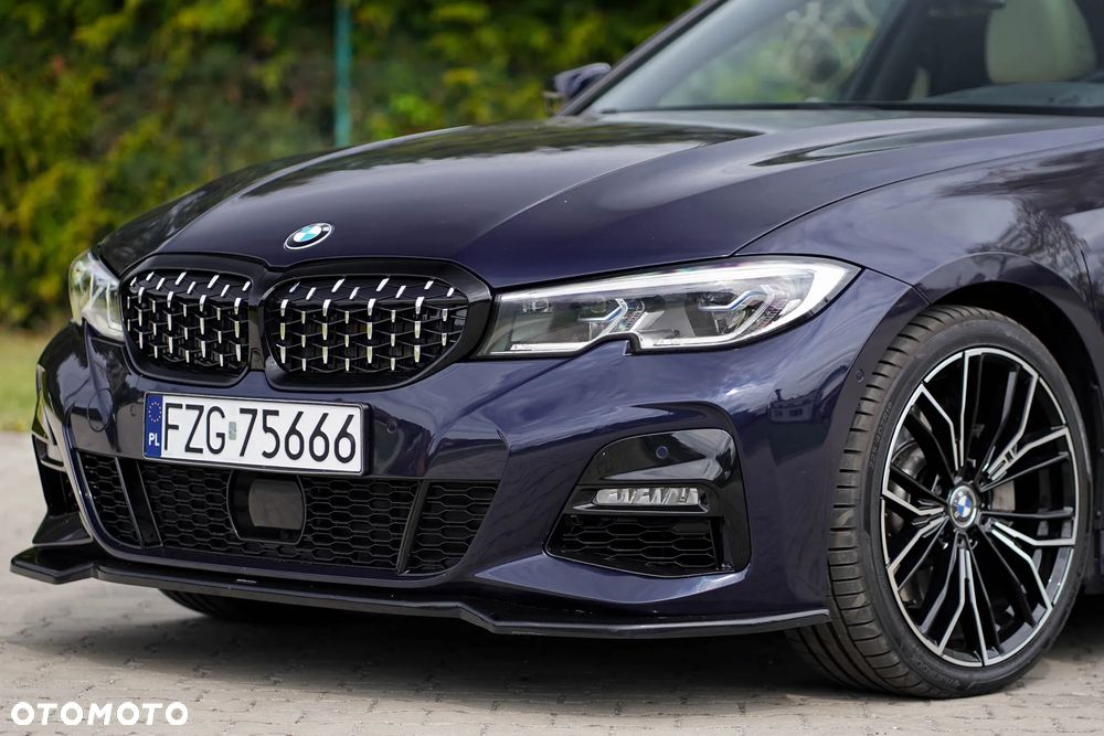 BMW Seria 3 330d xDrive mHEV M Sport - 4